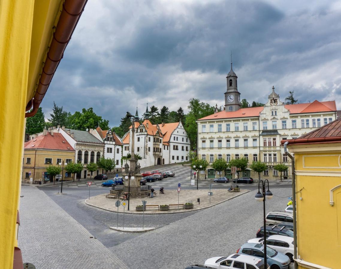 Penzion Ruze Hotel Benesov nad Ploucnici Exterior photo