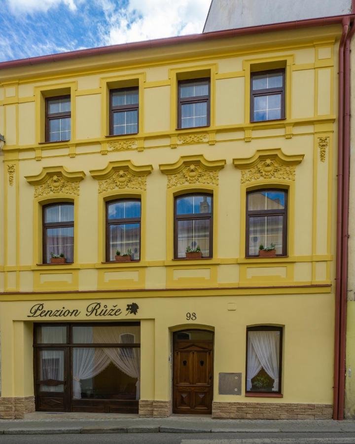 Penzion Ruze Hotel Benesov nad Ploucnici Exterior photo